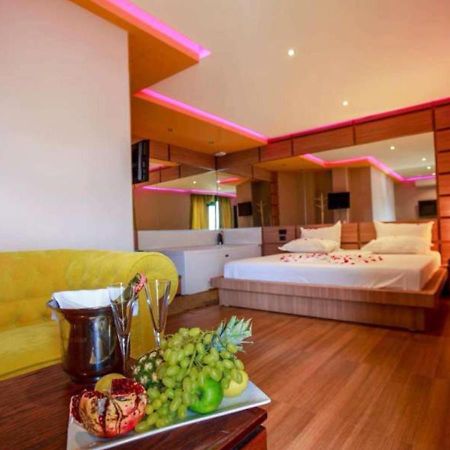 Vivi La Vita Hotel Tiranë Luaran gambar