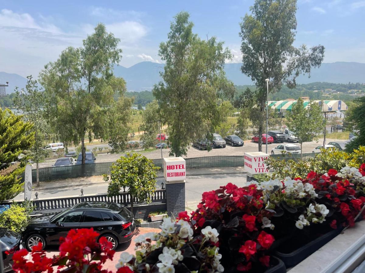 Vivi La Vita Hotel Tiranë Luaran gambar